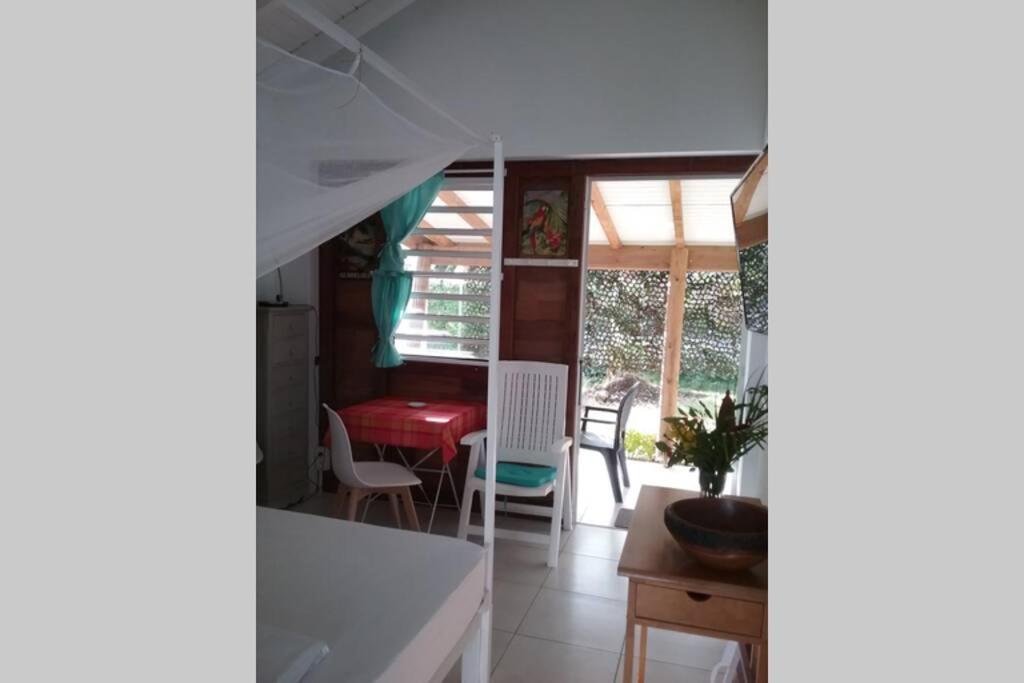 Gite Cajou Dans Jardin Tropical Ventile A Sainte-Anne Exterior foto